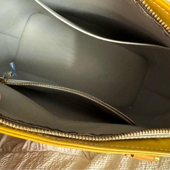 Louis Vuitton Monogram Vernis Huston Handbag - Picture 5 of 11